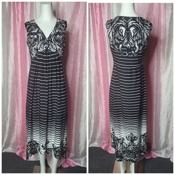 Chico’s  Geometric Black & White Floral Maxi Dress Size Small - Picture 1 of 10